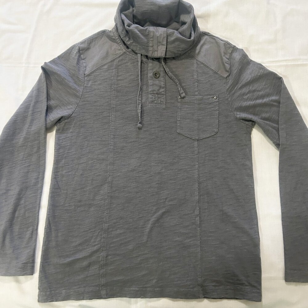G by Guess Mens Cotton Sweater Top M Gray Shoulder and Neck detail read